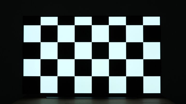 Kachelbild auf dem LG OLED C1 im dunkeln