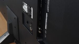 LG UQ81 Connectors